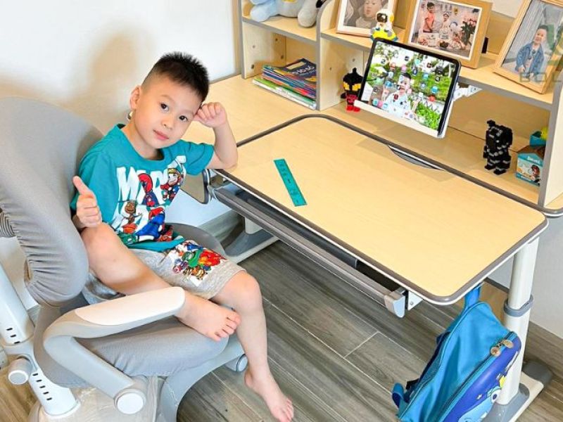 Vì sao bàn học thông minh chống gù chống cận giúp trẻ chăm học hơn?