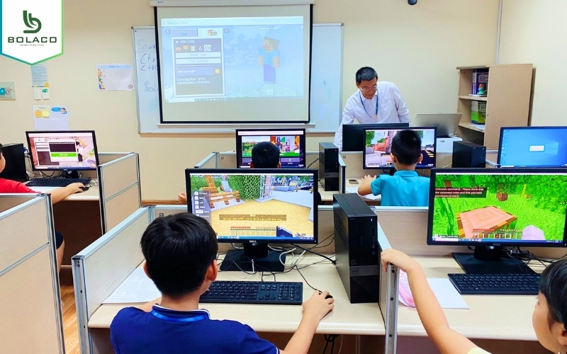 Nhà trường định hướng dạy lập trình ngay từ bậc tiểu học