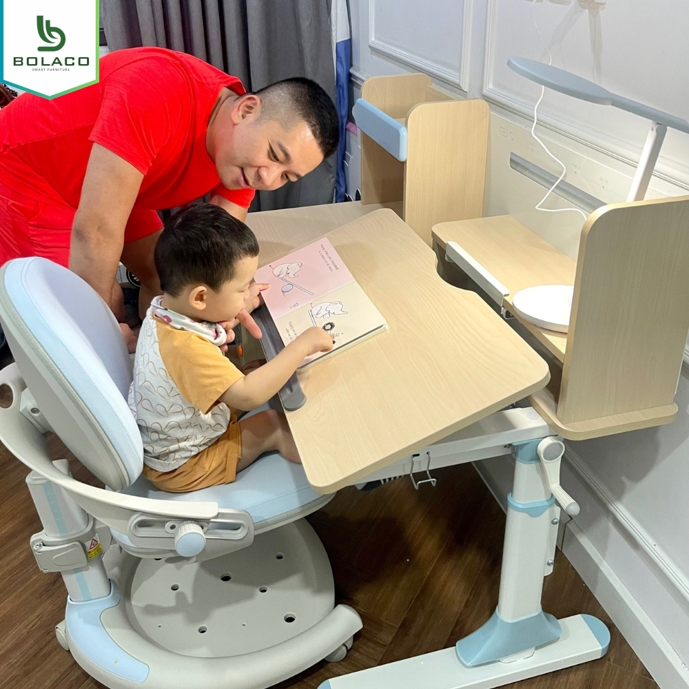 Ba mẹ đồng hành cùng con trong việc định hình tư thế chuẩn khoa học ngay từ khi còn nhỏ