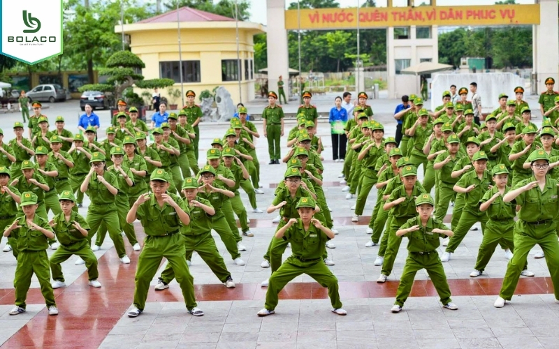 Cho con tham gia các hoạt động hè, ngoại khoá để tạo tính kỷ luật của bản thân