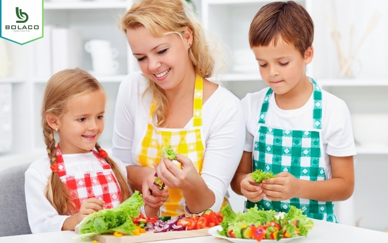 Cho con tự làm các việc nhà cơ bản để còn hình thành thói quen kỷ luật